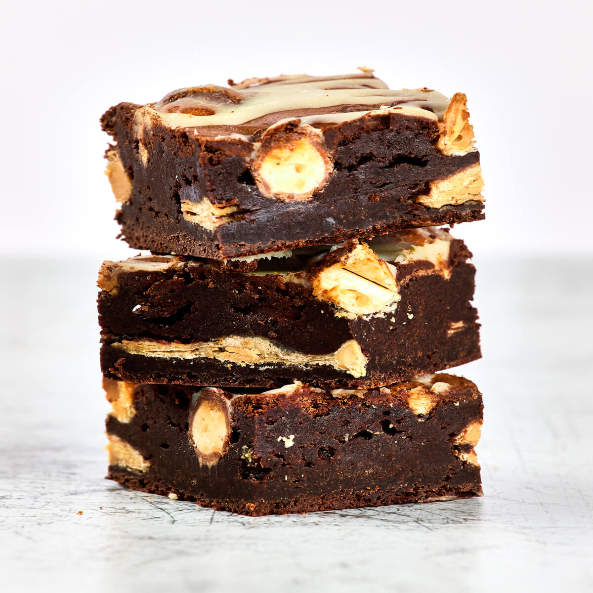 Buy Alstons Kinder Bueno Brownies online